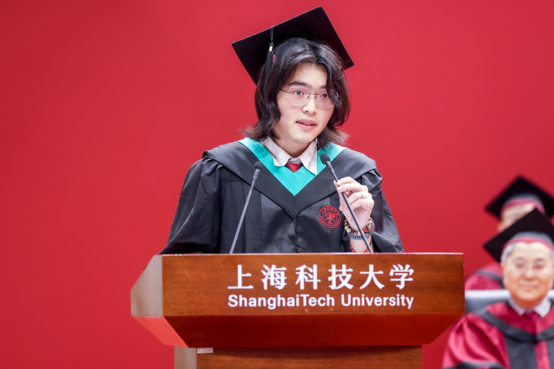 毕业典礼本科生代表赵浩天：每一拍心跳都有来处