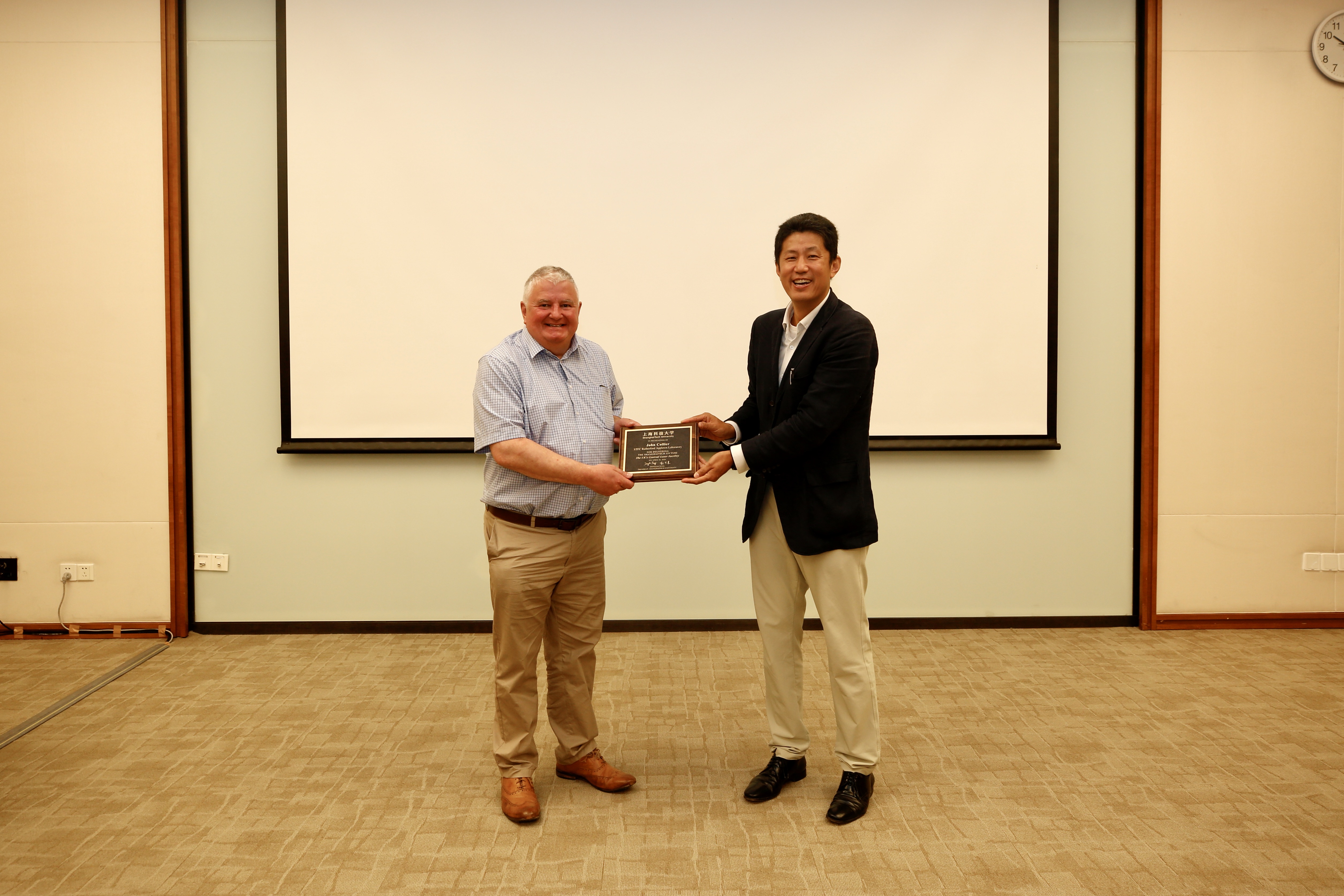 Measuring with light—ShanghaiTech Lectures welcome two leading optical scientists