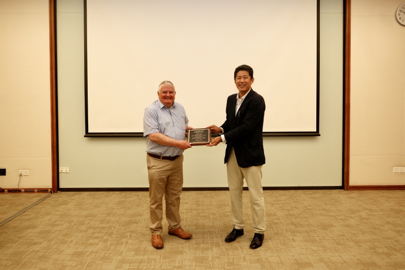 Measuring with light—ShanghaiTech Lectures welcome two leading optical scientists