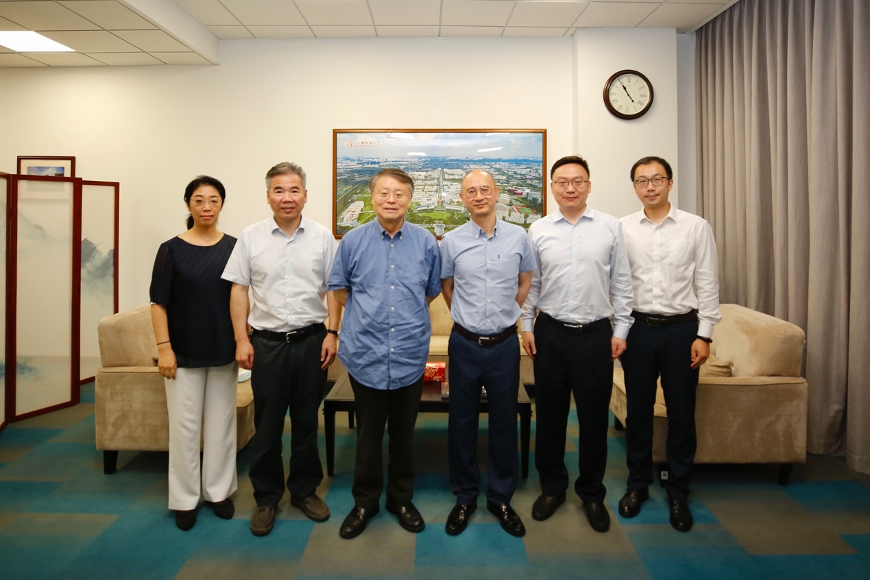 英国华威大学执行副校长顾赛访问上海科技大学