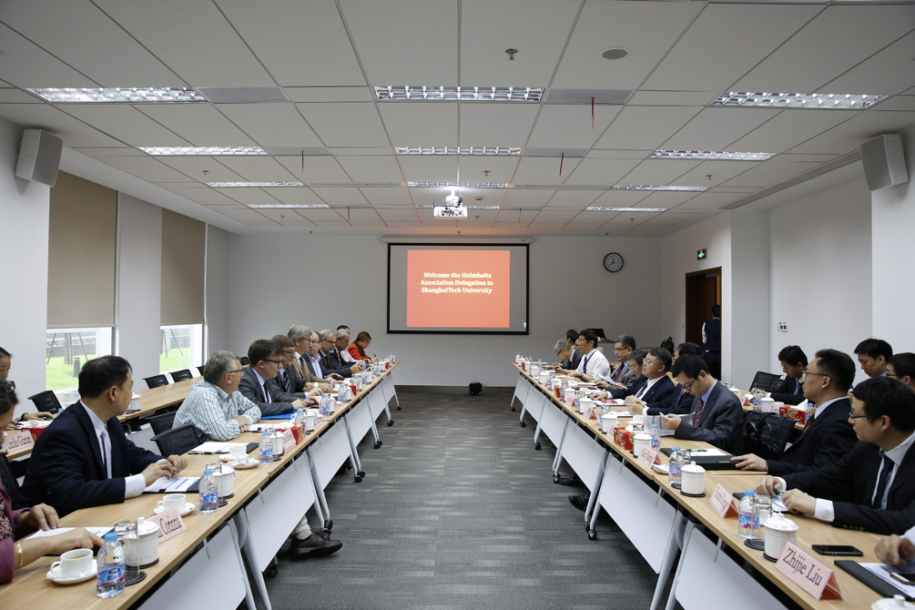 校长江绵恒会见德国亥姆霍兹联合会主席Wiestler Otmar一行