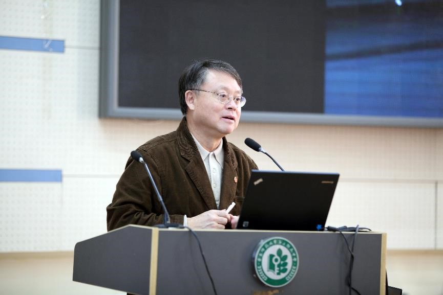 我校领导及教授赴华师大二附中开展科技讲座