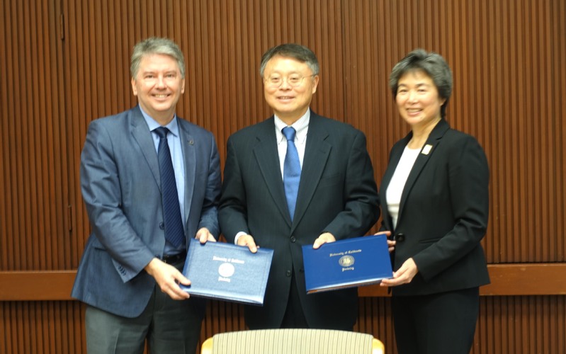 President Jiang Visits Prestigious US Universities