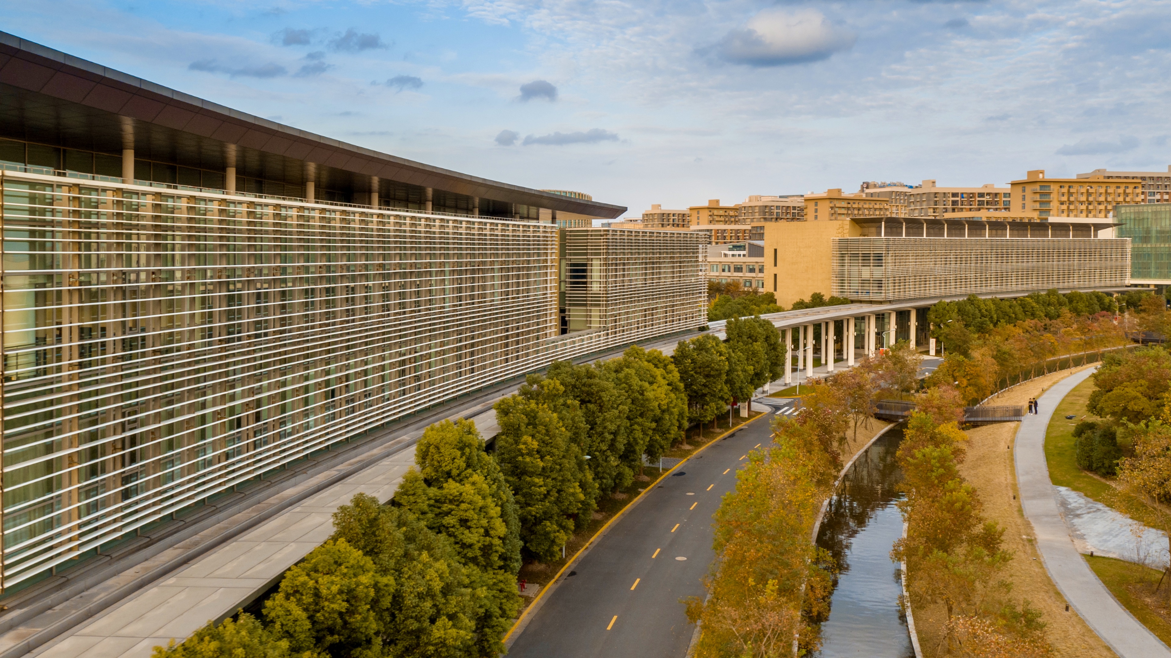 上海科技大学