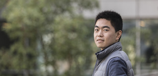 “我们作为第一届本科生，实际上是学校创建者的一部分，我们帮助学校去创造它的独特性。”