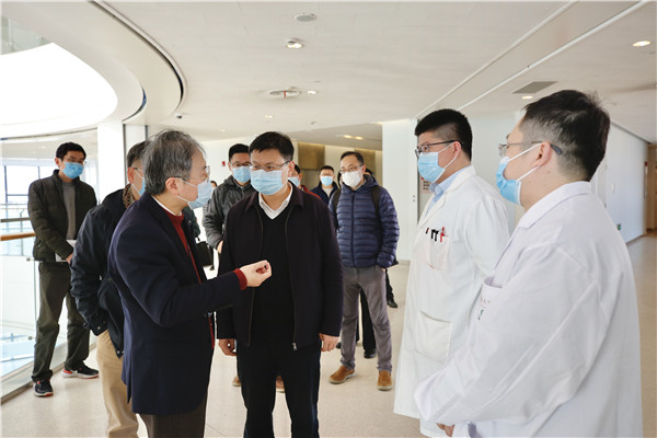 市教委领导来校督导检查留校师生关心关爱和疫情防控工作