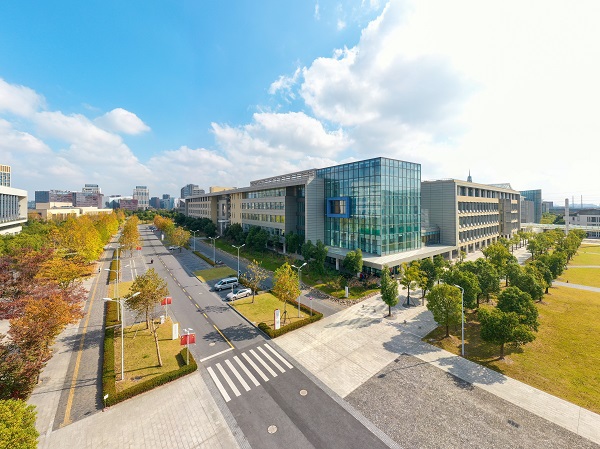信息学院强化师资队伍助力人才培养