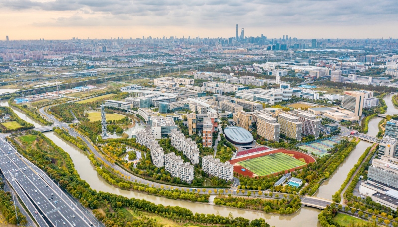 上海科技大学举行2025级新生开学典礼