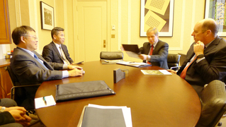 President Jiang Signs Student Program Agreement with MIT