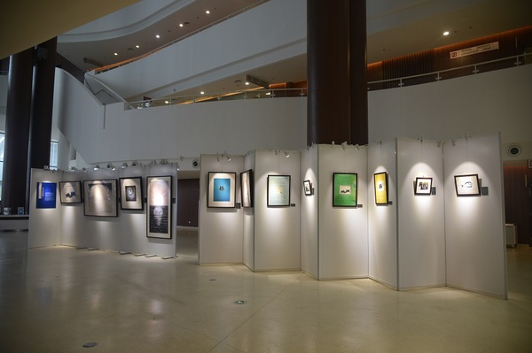 图书馆推出“科艺相通”作品展—在科学中感受艺术之美