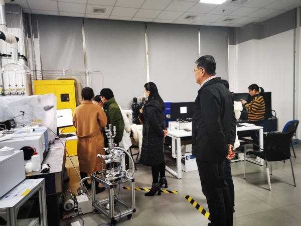 市科委来校开展大型科学仪器设施开放共享现场核查