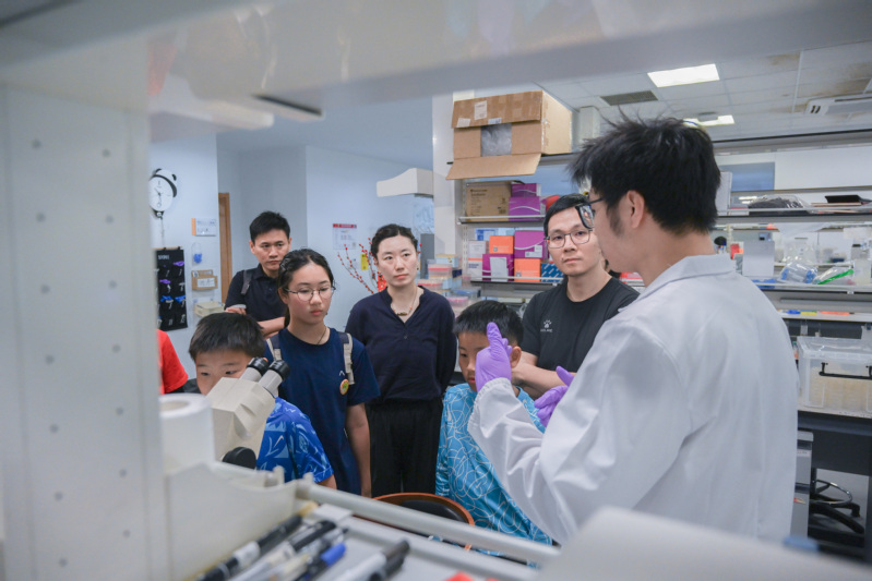 When laboratories open their doors to young minds