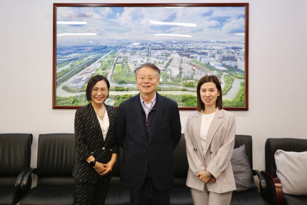 《光：科学与应用》执行主编白雨虹访问上海科技大学
