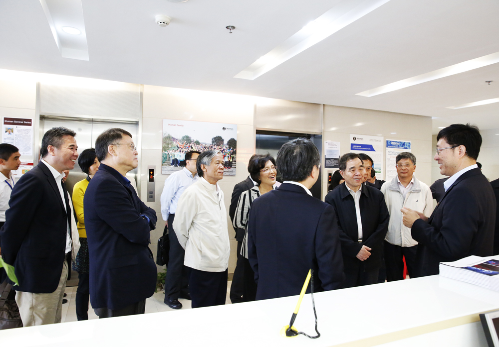 全国人大教科文卫委员会调研组来我校调研