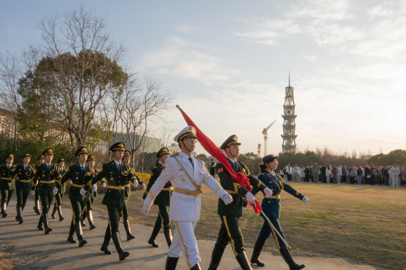 奋进新岁！青春与国旗同行