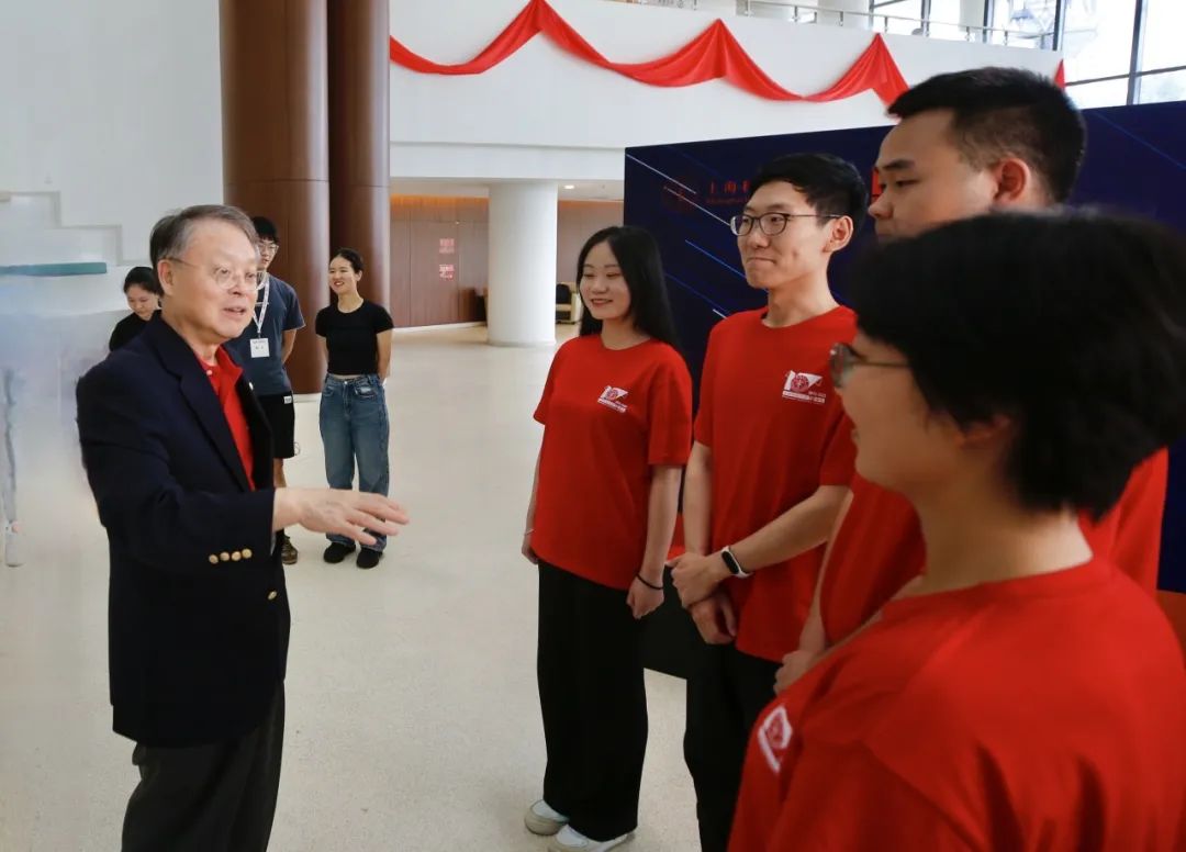 十载校友同聚首，同心筑梦谱新篇——上海科技大学建校十周年校友与研究生支教团座谈会