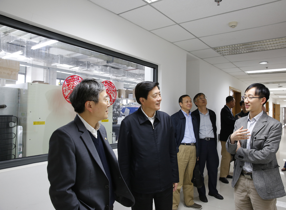 中科院党组副书记、副院长刘伟平一行来我校调研