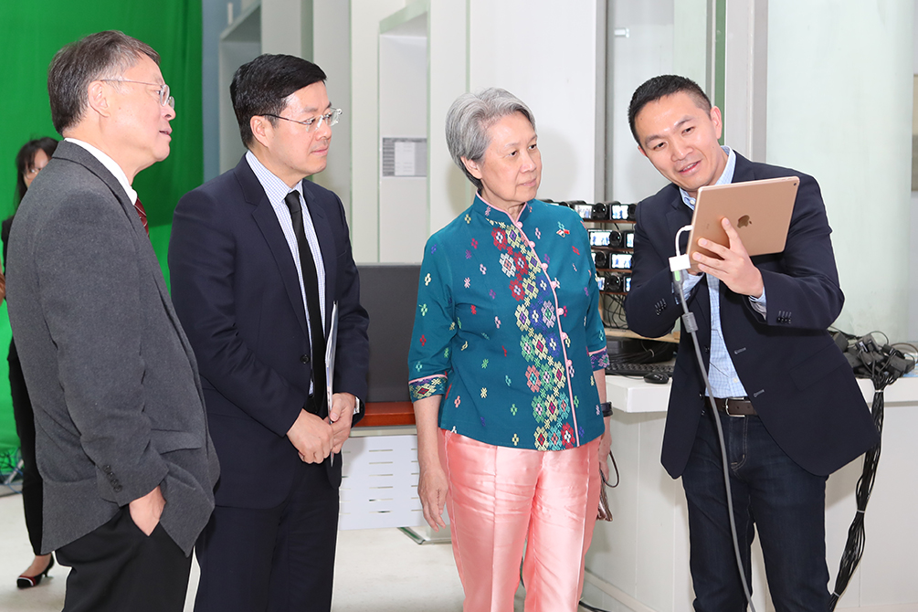 新加坡淡马锡控股公司执行董事兼首席执行长何晶女士一行访问上科大