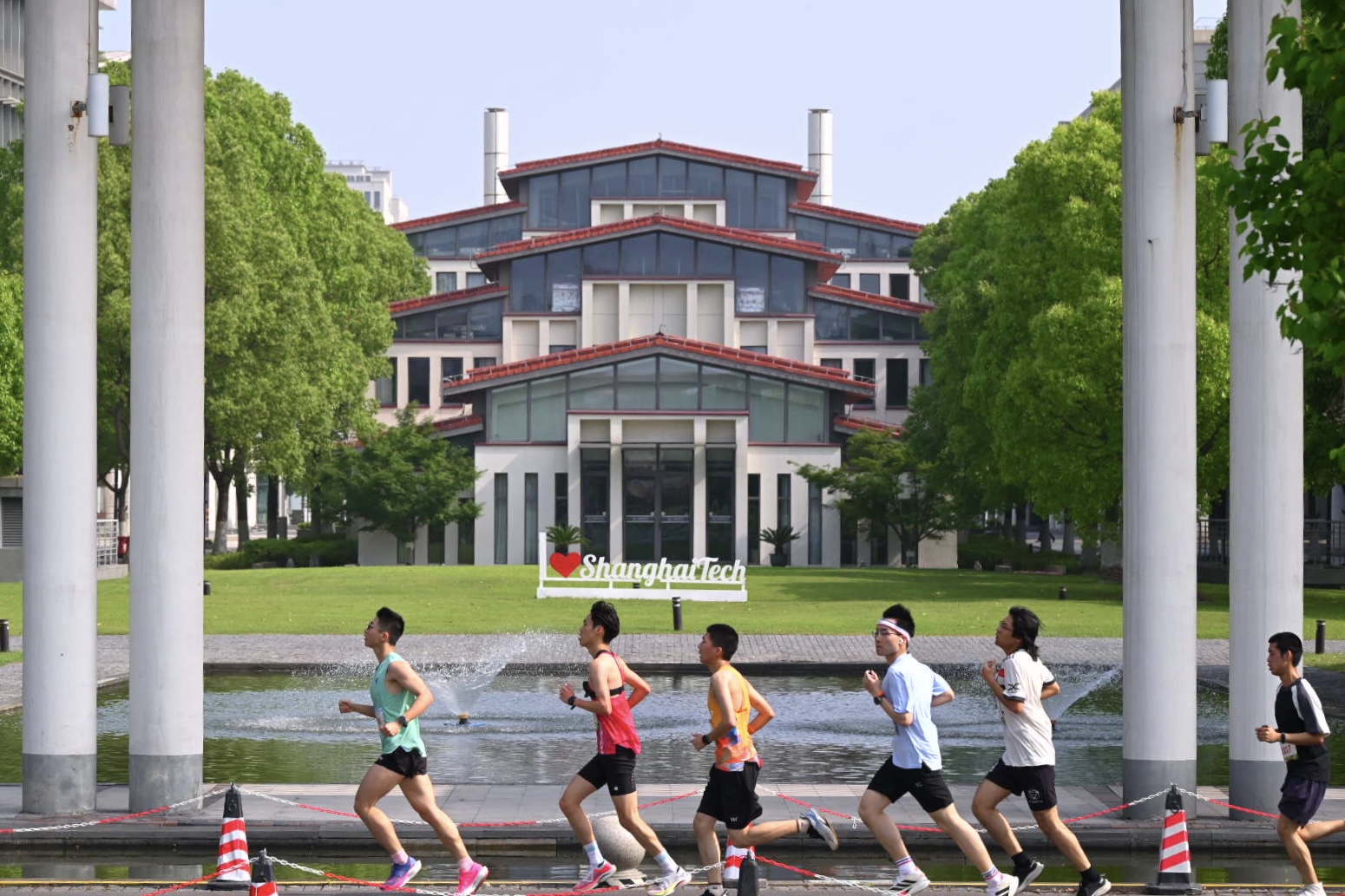 立志笃行，乐跑致远｜上海科技大学首届 “立志杯” 校园长跑活力开跑