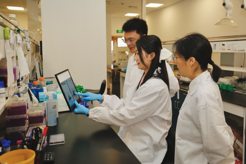 Youth Exemplar | National Scholarship recipient Wang Yiru—a rising force in the fight against viruses