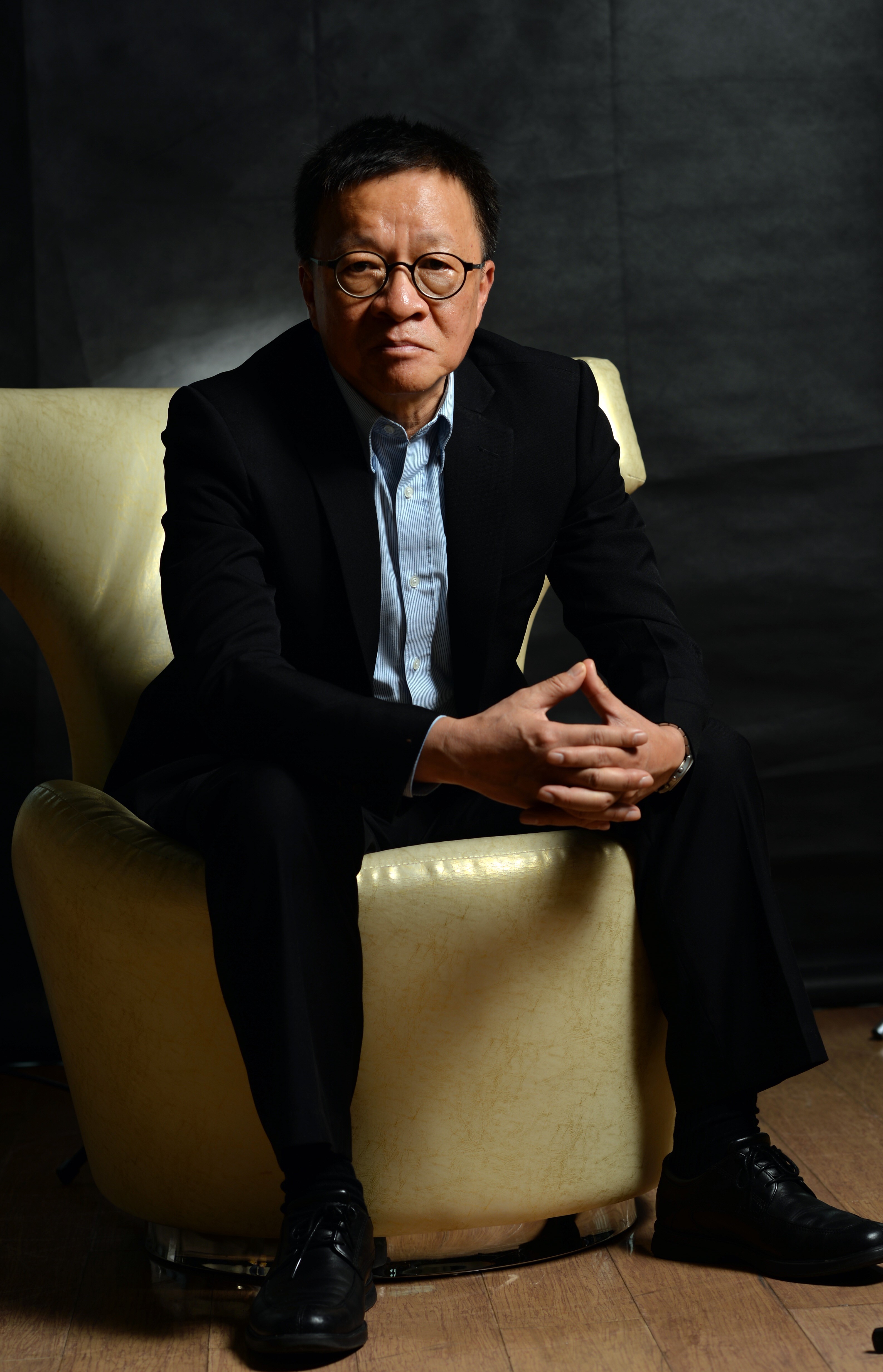 创艺学院副院长王受之教授获得"第十五届光华龙腾奖中国设计贡献奖金