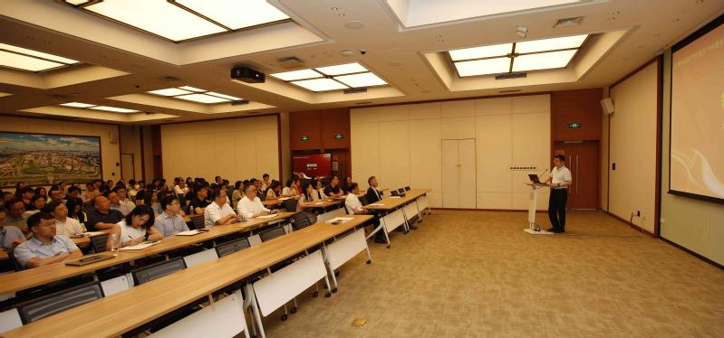 今天，上科大党员、师生共庆建党104周年
